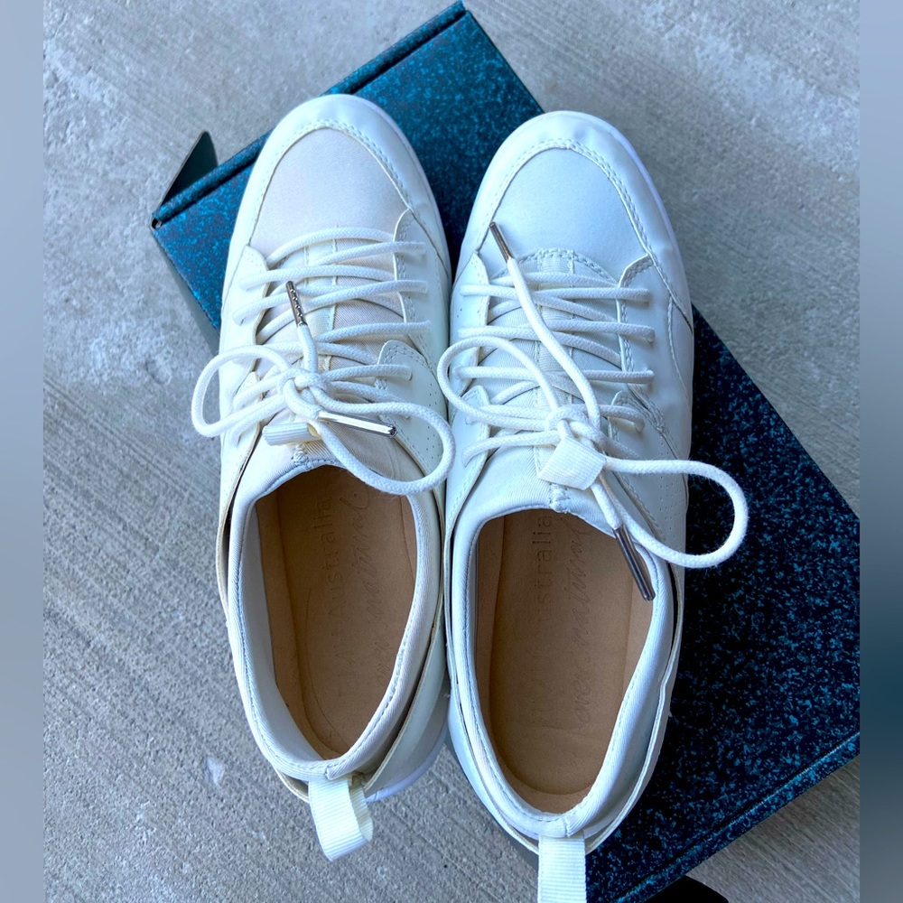 EMU Women’s White Runners